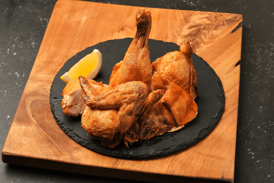 スチーム調理の骨付き丸鶏｜月間1800食売れている人気の逸品！