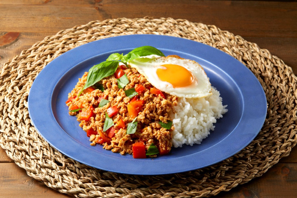 ピリ辛とりそぼろ｜ベーシックな味付けで三色丼からガパオライスまでアレンジ自在！
